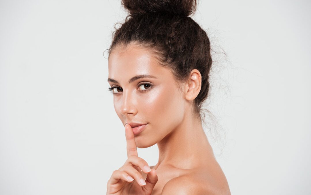 Buze perfecte cu ajutorul injecțiilor cu acid hialuronic